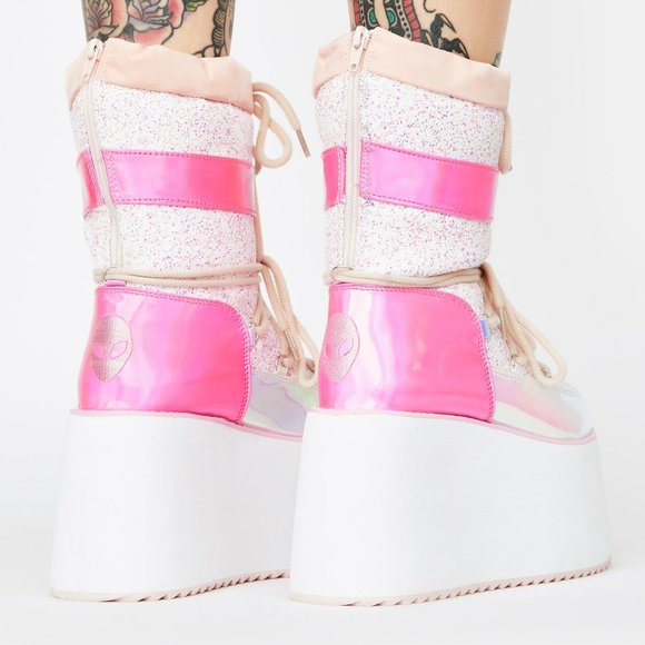 Dolls Kill Y.R.U. Platform Winter Boots Size 7 - Picture 3 of 9